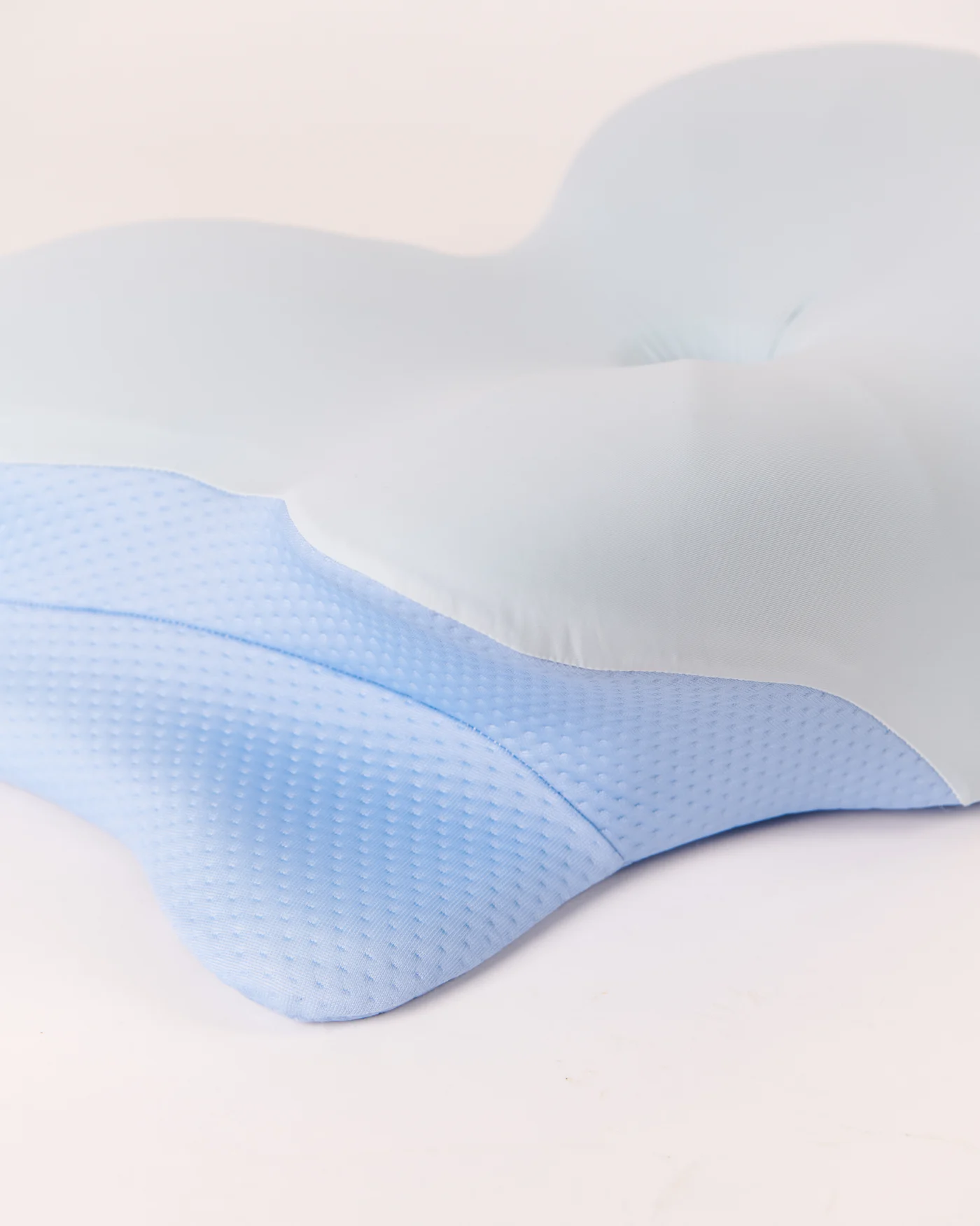 Close profile showing the structured pillow contour